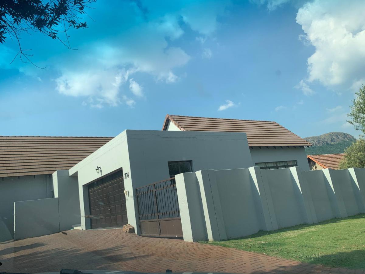 774Ways Holiday Home Hartbeespoort Exteriör bild